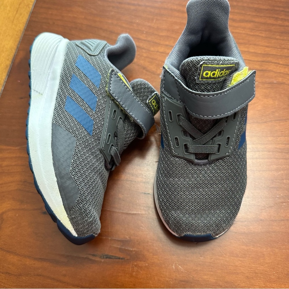 Adidas Shoes Size 9k (toddler)